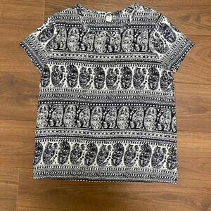 Women’s old navy size medium navy print crew neck top